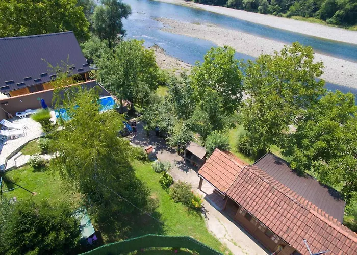 Negde Na Drini 1 펜션